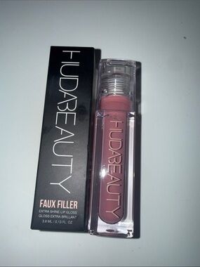 HUDA BEAUTY Faux Filler Lip Gloss Sugar Baby